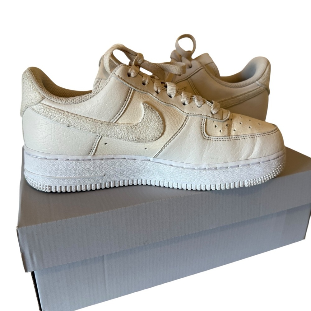 Womens Nike Air Force 1 Low '07 Essential Cream Ivory Size 8 Sneakers Shoes - Picture 2 of 6